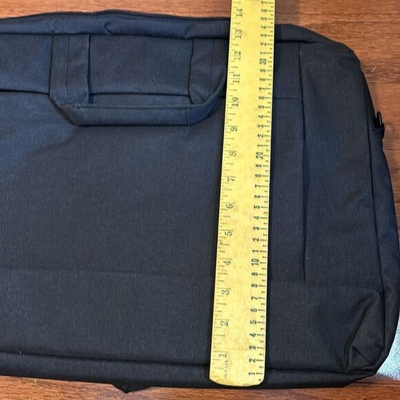 Black briefcase/padded 17.5" laptop sleeve. Use w/handle or 50" shoulder strap - Picture 9 of 12